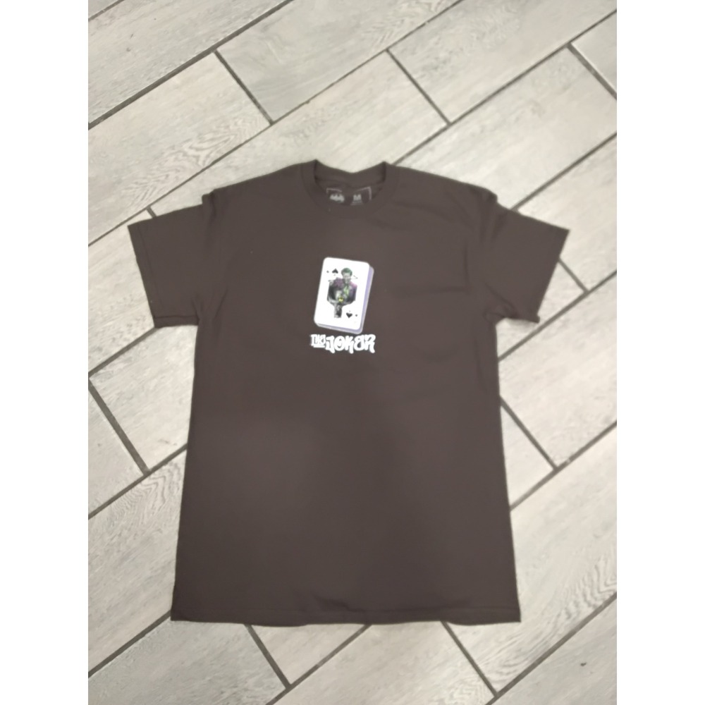 NWOT The Joker Graphic T Shirt Men's‎ Size M Brown DC Comics Batamn Villain